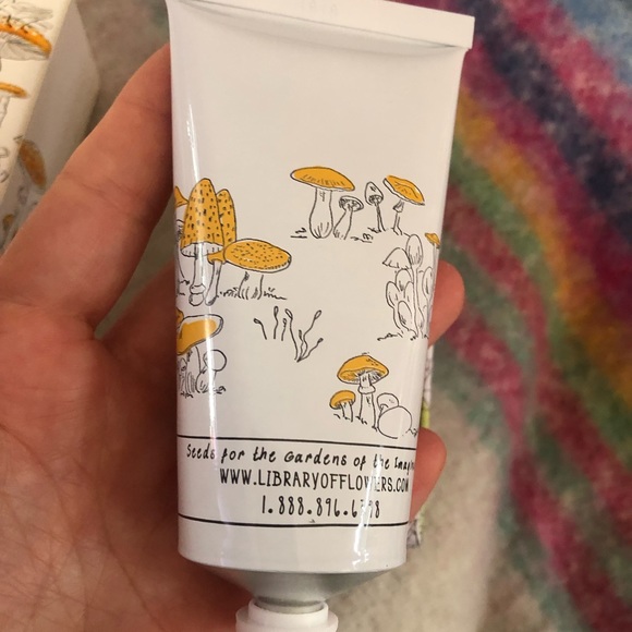 Library of Flowers by Margot elena 2.65oz hand Creme in willow & water - Picture 6 of 9